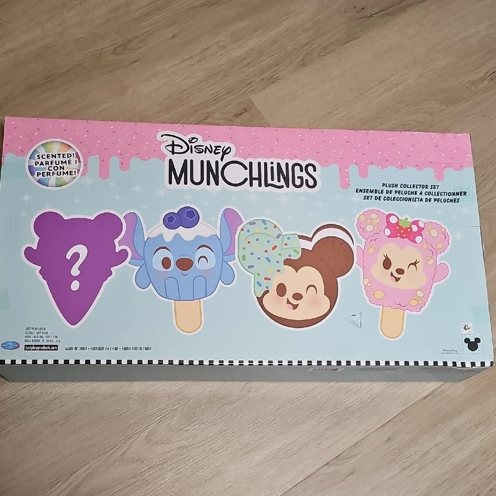 New In Box Disney Munchlings Plush Collector Set Scented 4 Piece